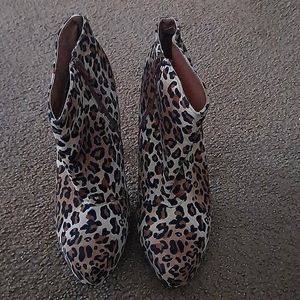 Charlotte  Russe faux Cheetah booties size 10